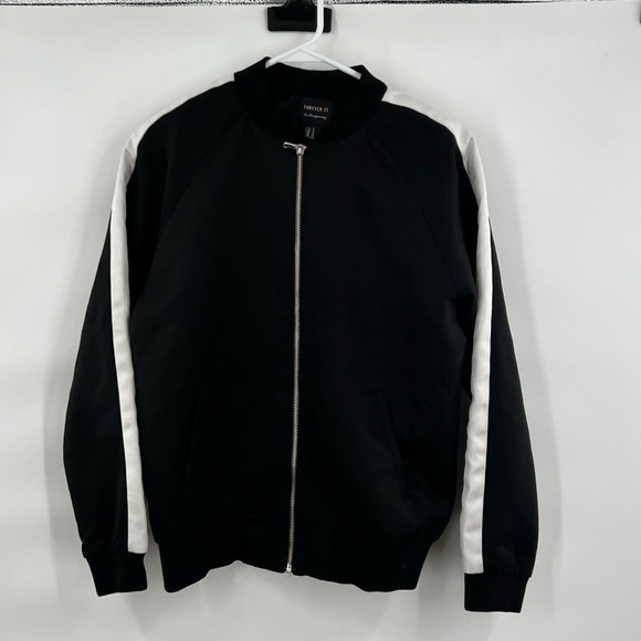 Forever 21 Contemporary embroidered floral jacket black white trim M - Picture 2 of 9